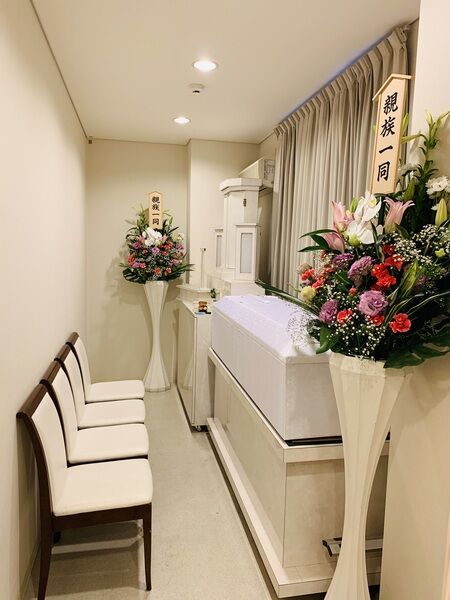 葬儀事例: 火葬式事例　親族2名　家族葬専用ホールメモリアルでの葬儀実例