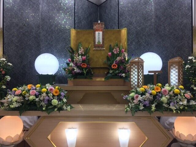 葬儀事例: 祭壇にこだわったお葬式