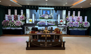 思い出に品々を入れてお見送り