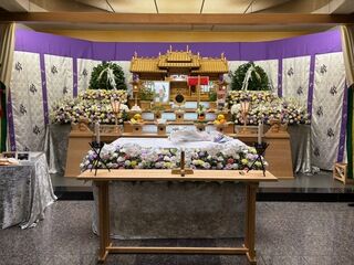 神式だけど、花いっぱいにしてあげたいとの希望を叶えた家族葬