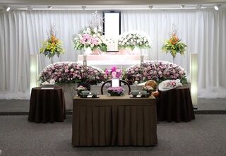 戸田葬祭場4階せせらぎの間での一日葬