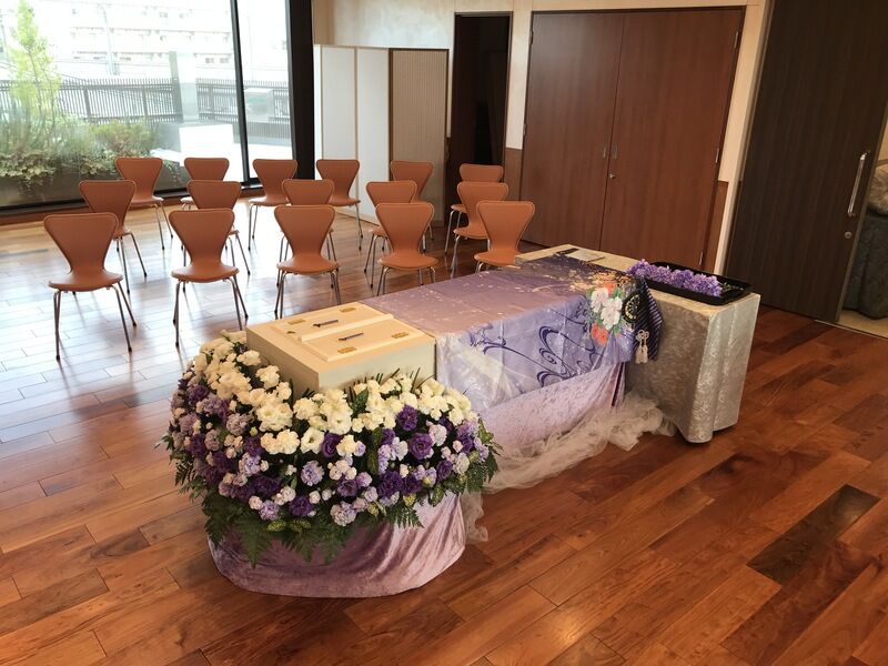 葬儀事例: 親族17名　想いあふれるお別れ会