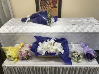 所沢市斎場での火葬式、お孫さんからの綺麗な花束でお別れ。
