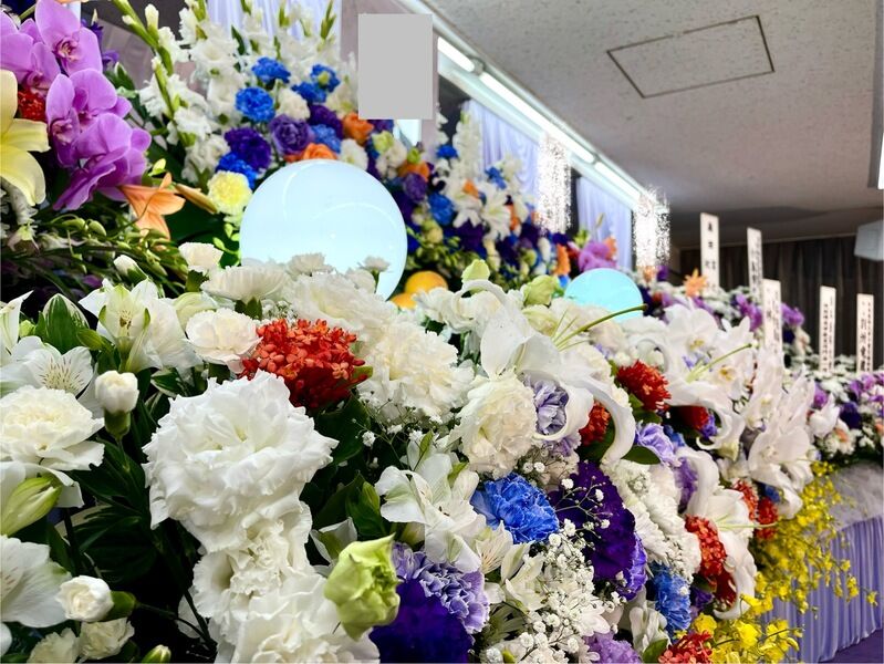 葬儀事例: 戸田斎場でご家族20名の無宗教葬