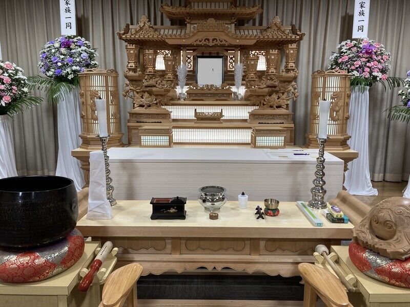 葬儀事例: 白木祭壇の一日葬
