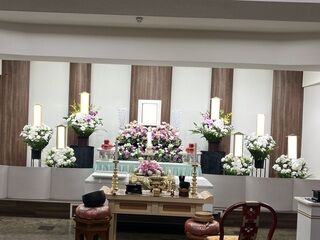 月光殿4階にて参列者60名程の家族葬