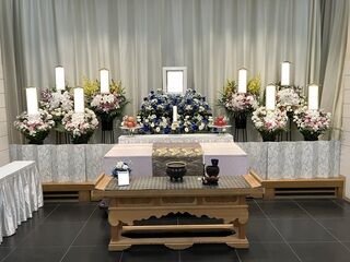 浦安市斎場にて40名の無宗教一日葬