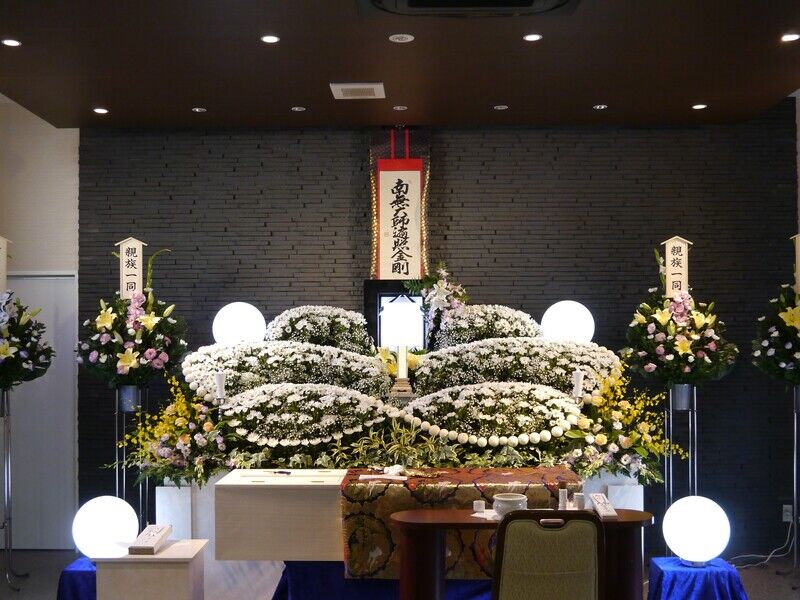 葬儀事例: 【家族葬】ご親族様に囲まれてのお葬式