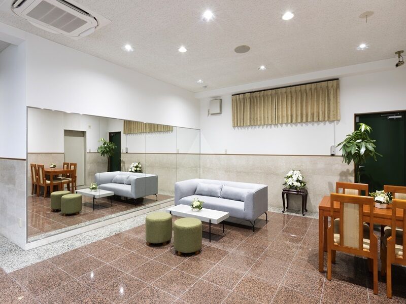 公益社 - エンディングハウス東四つ木 エントランス