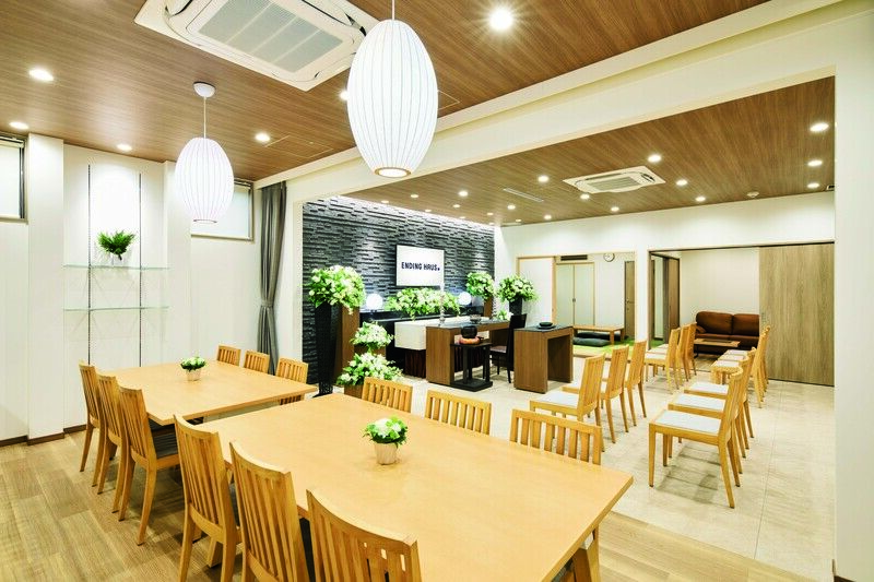 公益社 - エンディングハウス町田 お食事スペース＆ホール＆控室