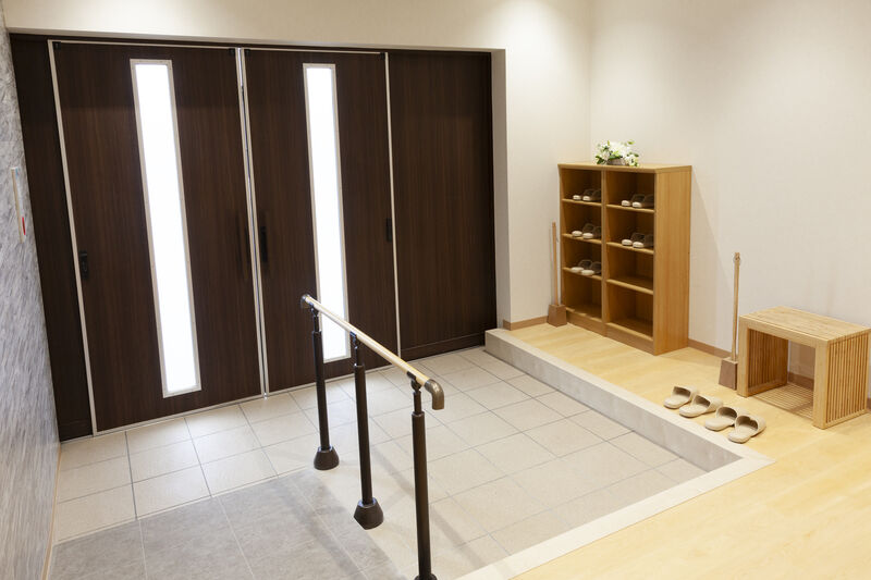 家族葬の四季風　所沢 玄関スロープ