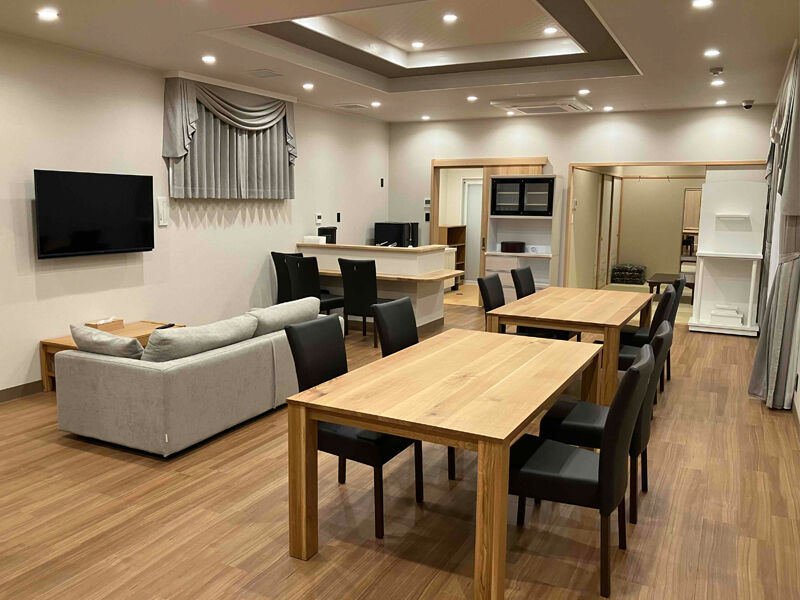 ユアホールおばやし 