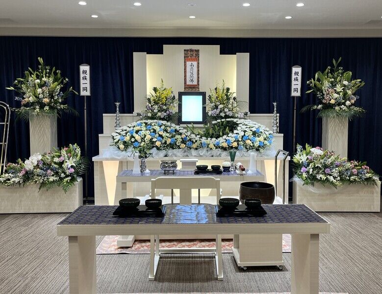 家族葬専用式場はないろ武庫之荘店 祭壇