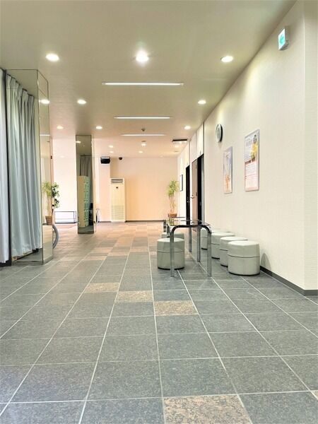 JR吹田駅前ホール 1Fロビー2