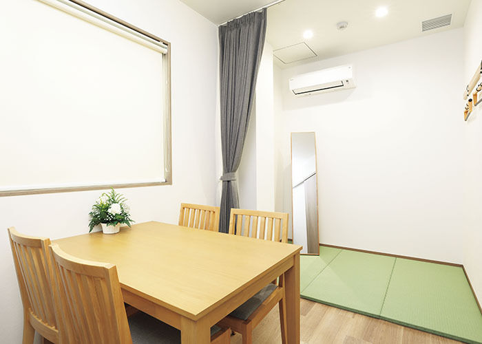 公益社 - エンディングハウス寝屋川萱島 応接室