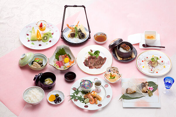 シティホール桜川 温かなお食事を振舞えます