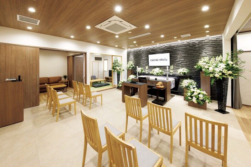 エンディングハウス花園 式場ナナメ扉開け