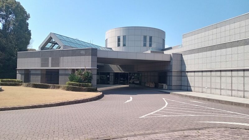 平塚市聖苑 斎場ローターリー口