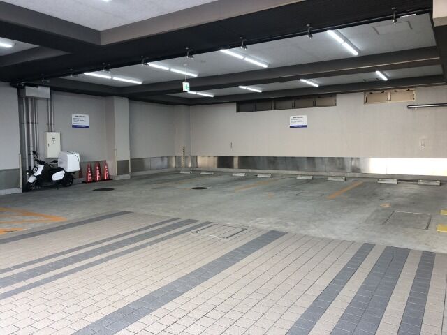 川崎葬祭ホール 1階館内駐車場