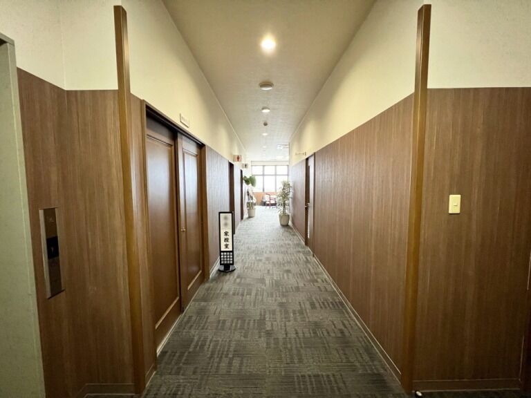 やすらぎ会館 廊下