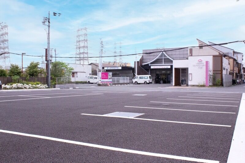 葬儀会館セレモニーホール八尾 駐車場