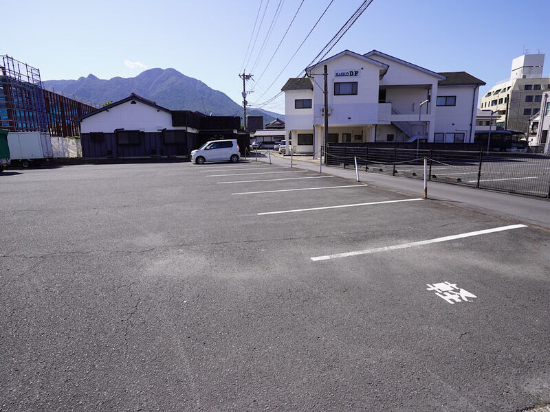 弁天町第一斎場 駐車場2