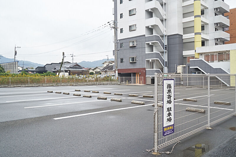 西日本典礼　篠栗斎場 駐車場1