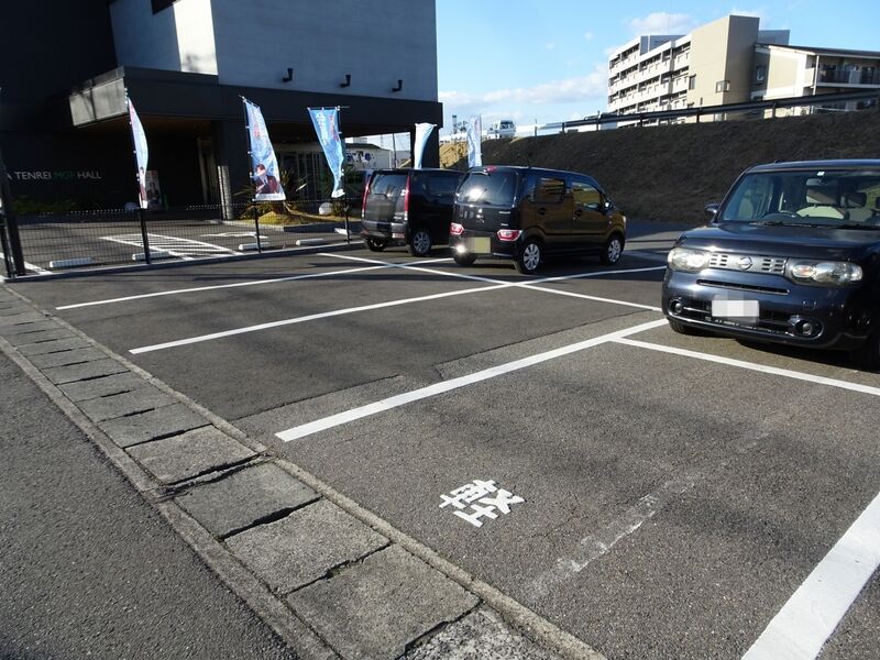 大分典礼　MGFホール 駐車場１
