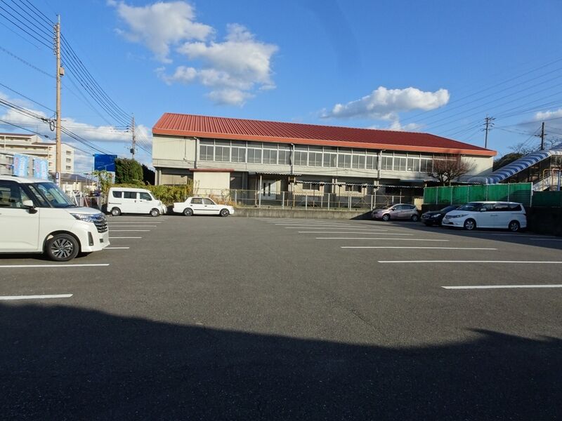 大分典礼　MGFホール 駐車場２