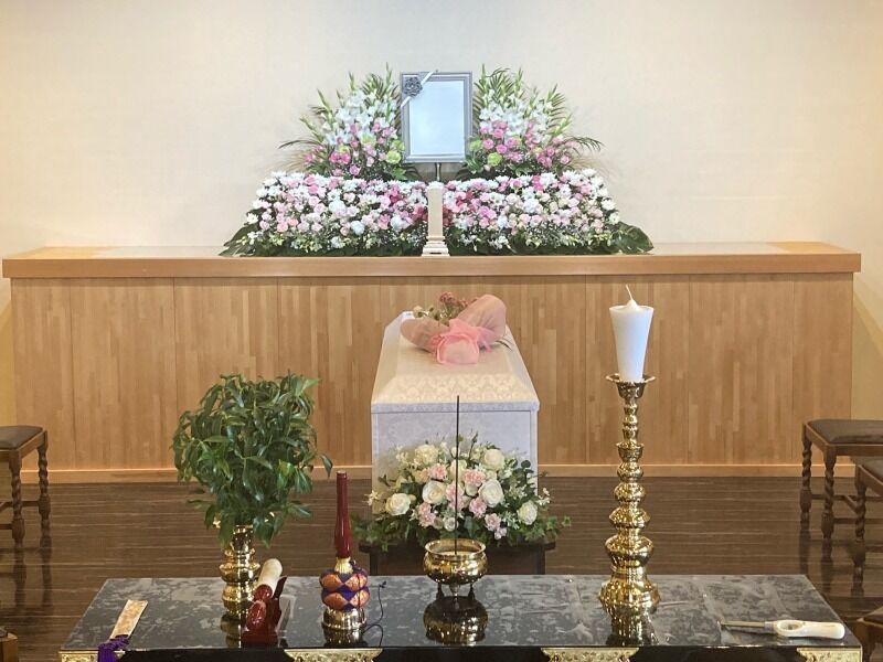 家族葬のきずな　春日井 春日井ホール式場祭壇
