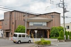 シティホールいわさき 外観3