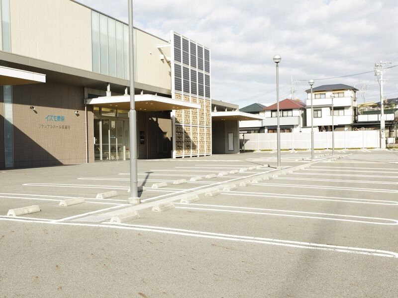イズモ葬祭 高蔵寺 追憶館 駐車場