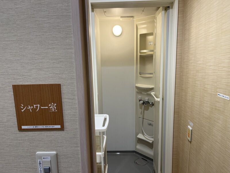 南山ホール シャワー室