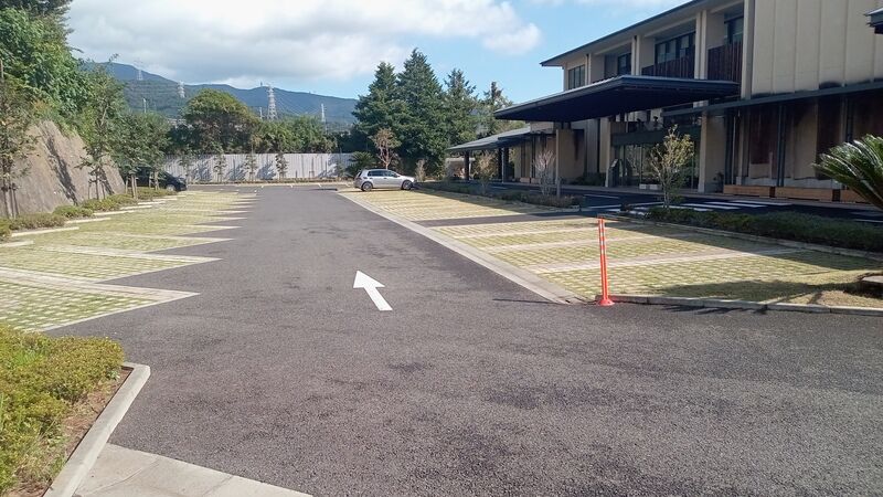 秦野斎場 駐車場