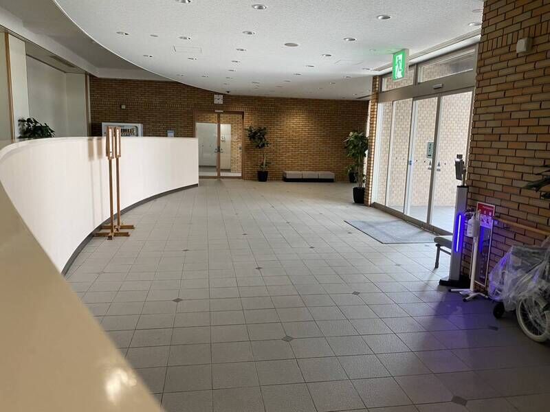 せっつメモリアルホール 入口