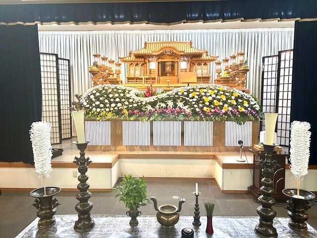 明神ホール 祭壇