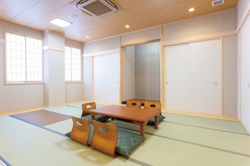 メイプルホール高井田 