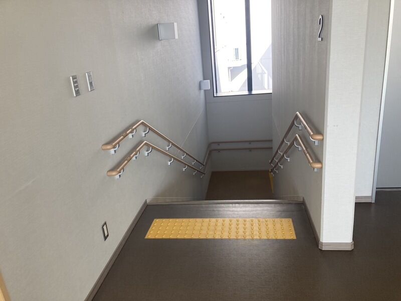 しおかぜホール茜浜 階段