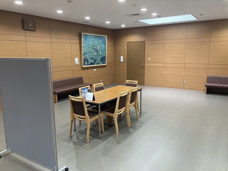 しおかぜホール茜浜 待合室