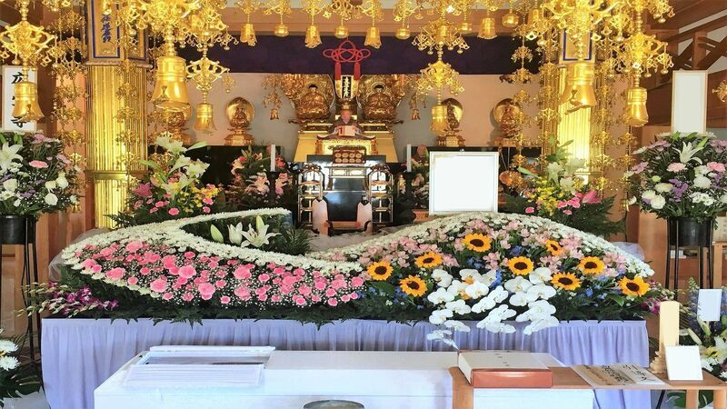 寺院でのお別れ