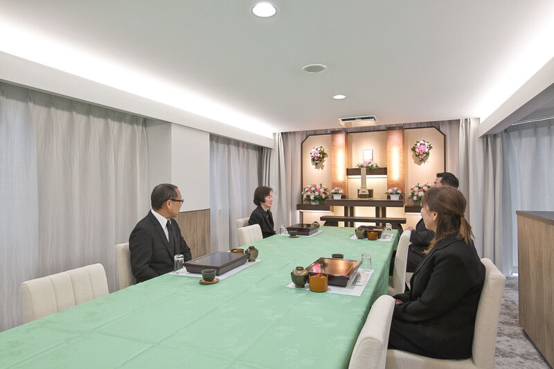 おもいでルームにて会食