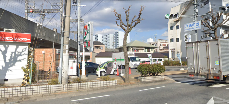 近隣コンビニ徒歩３分