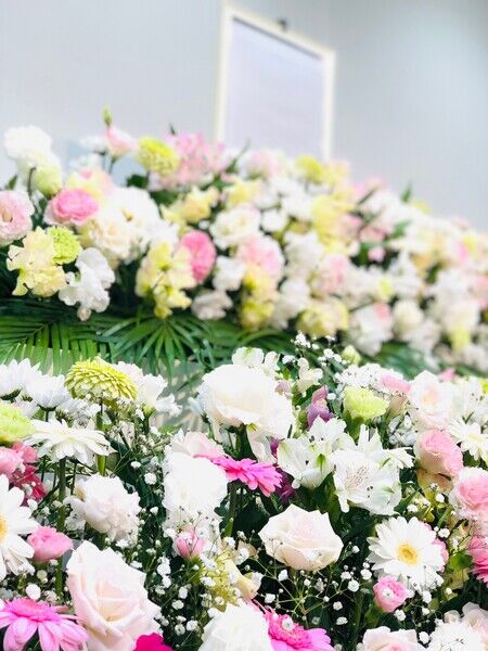 お花の祭壇3