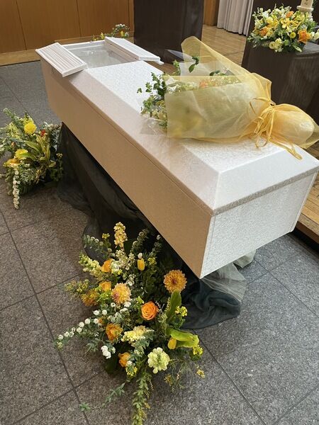 棺上花