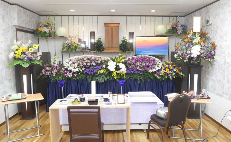 友人葬　愛40　祭壇横の供花は別途料金