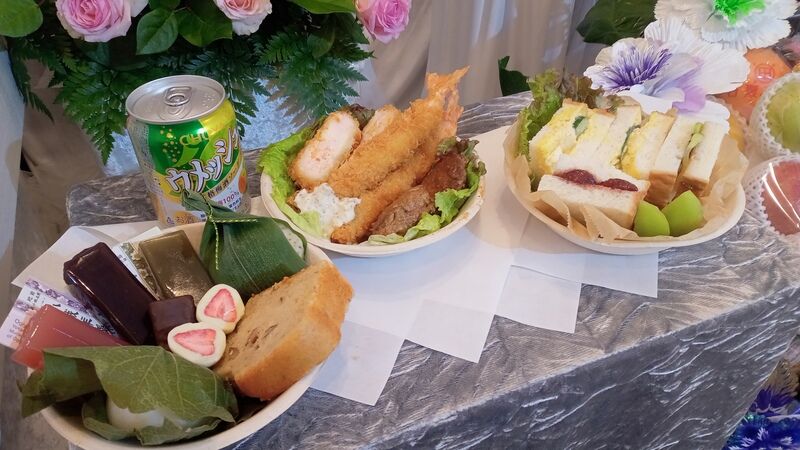 手作りのお弁当をお供え