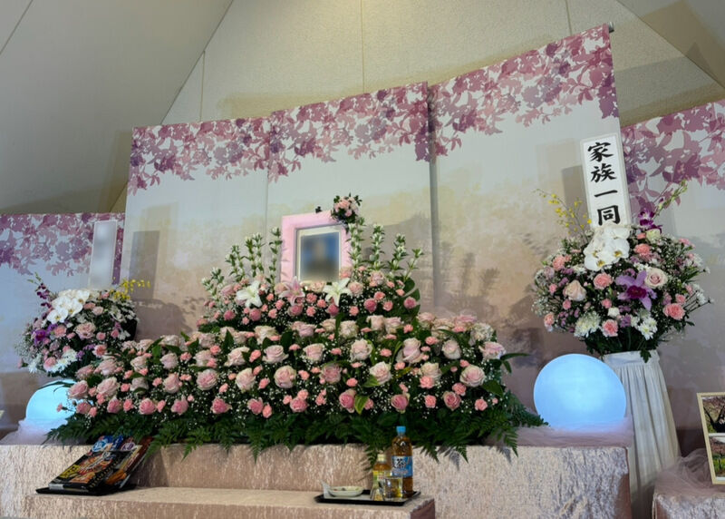 バラの祭壇