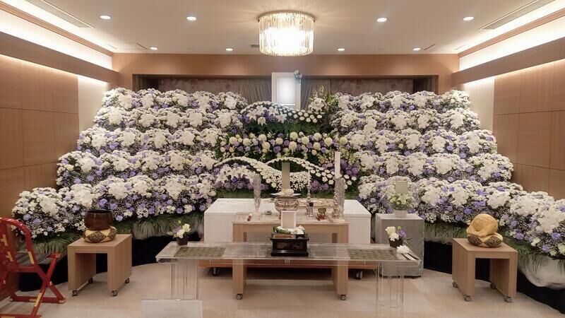 祭壇と供花のコラボ