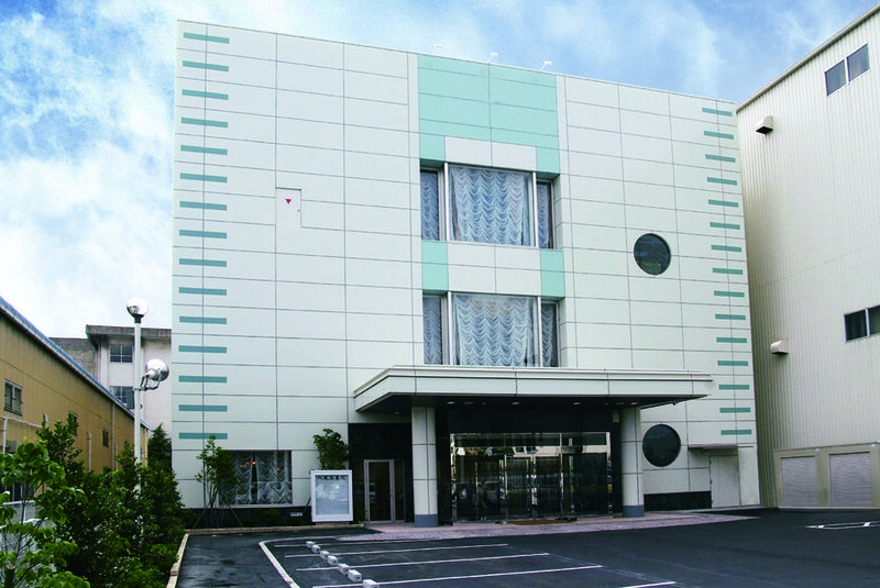 八尾市美園町ホール外観
