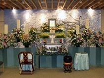 生花祭壇例(かわさき南部斎苑)